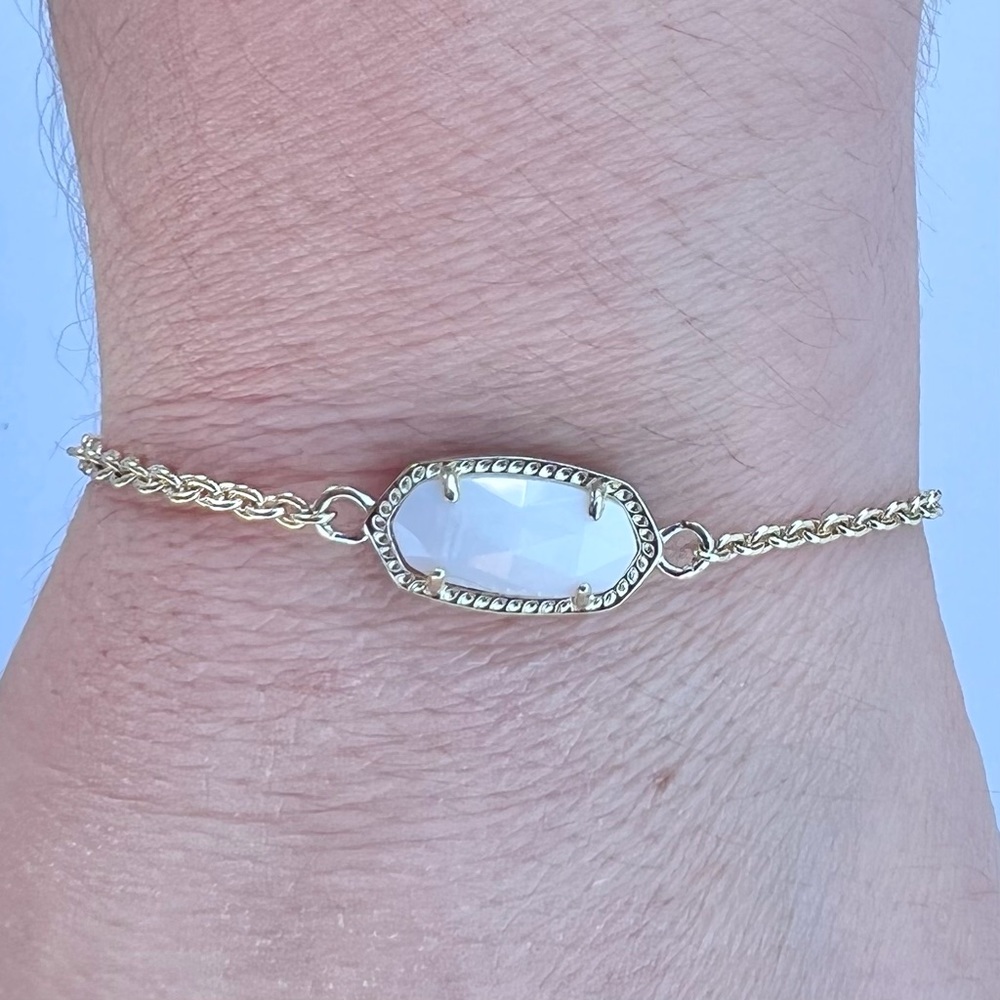 Kendra Scott Elaina Gold adjustable chain bracelet in white pearl